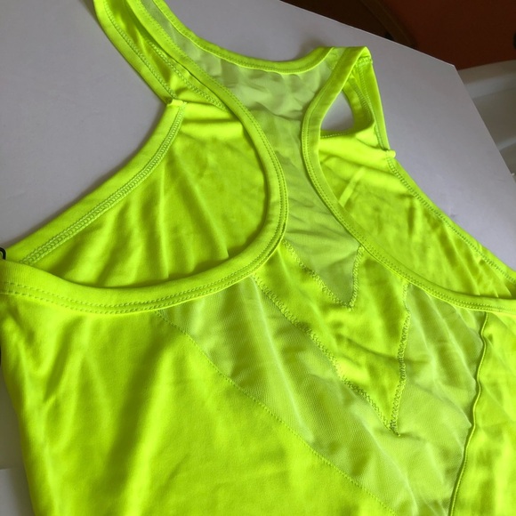 🔥 FIRE SALE CLOSET CLOSING🔥 NWT Asteria Active Chevron Mesh Back Tank M - Picture 7 of 8
